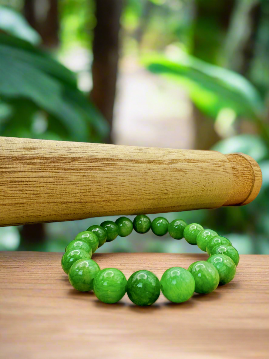 Earthy Signature Bracelet (Green Agate)